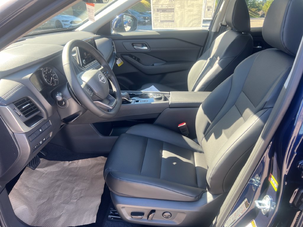 Certified 2026 Nissan Rogue SV w/ SV Premium Package AWD/4WD image 11