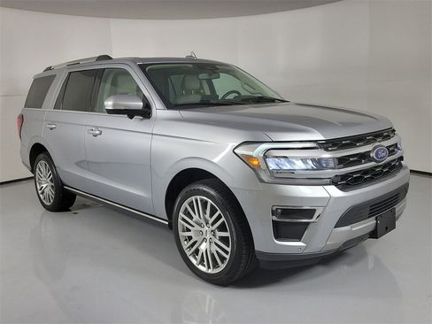 Used 2023 Ford Expedition Limited image 1