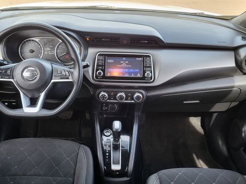 Used 2019 Nissan Kicks S image 25