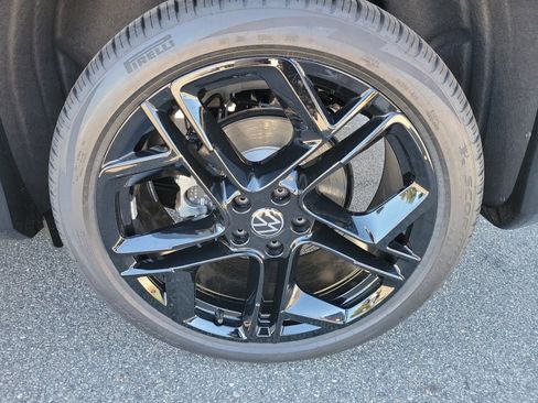 New 2026 Volkswagen Tiguan SE R-Line AWD/4WD image 23