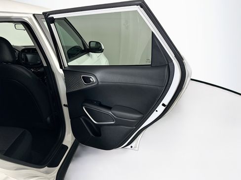 Used 2025 Kia Soul LX w/ LX Technology Package image 28