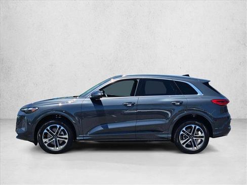 Certified 2025 Audi Q5 Premium w/ Convenience Package AWD/4WD image 9