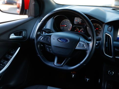 Used 2017 Ford Focus ST image 31