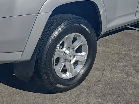 Used 2016 Toyota 4Runner SR5 image 8