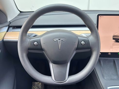Used 2023 Tesla Model Y Long Range AWD/4WD image 17