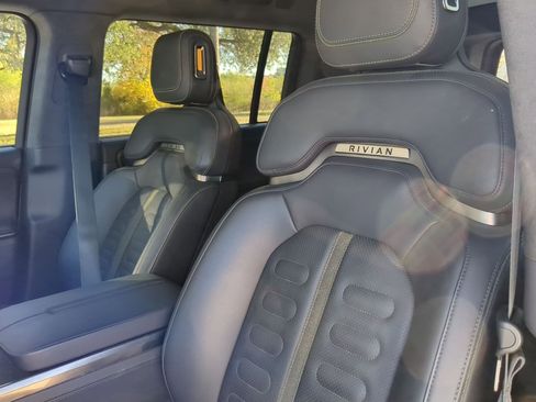 Used 2022 Rivian R1S Launch Edition image 10