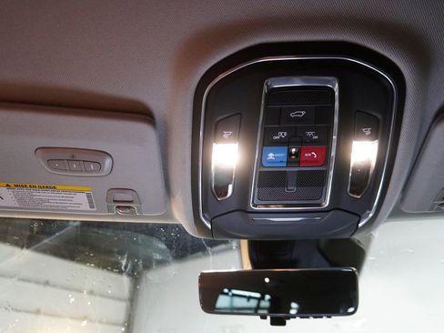 Used 2023 Jeep Grand Cherokee Limited w/ Luxury Tech Group II image 30