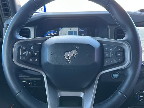 Used 2024 Ford Bronco Badlands image 26