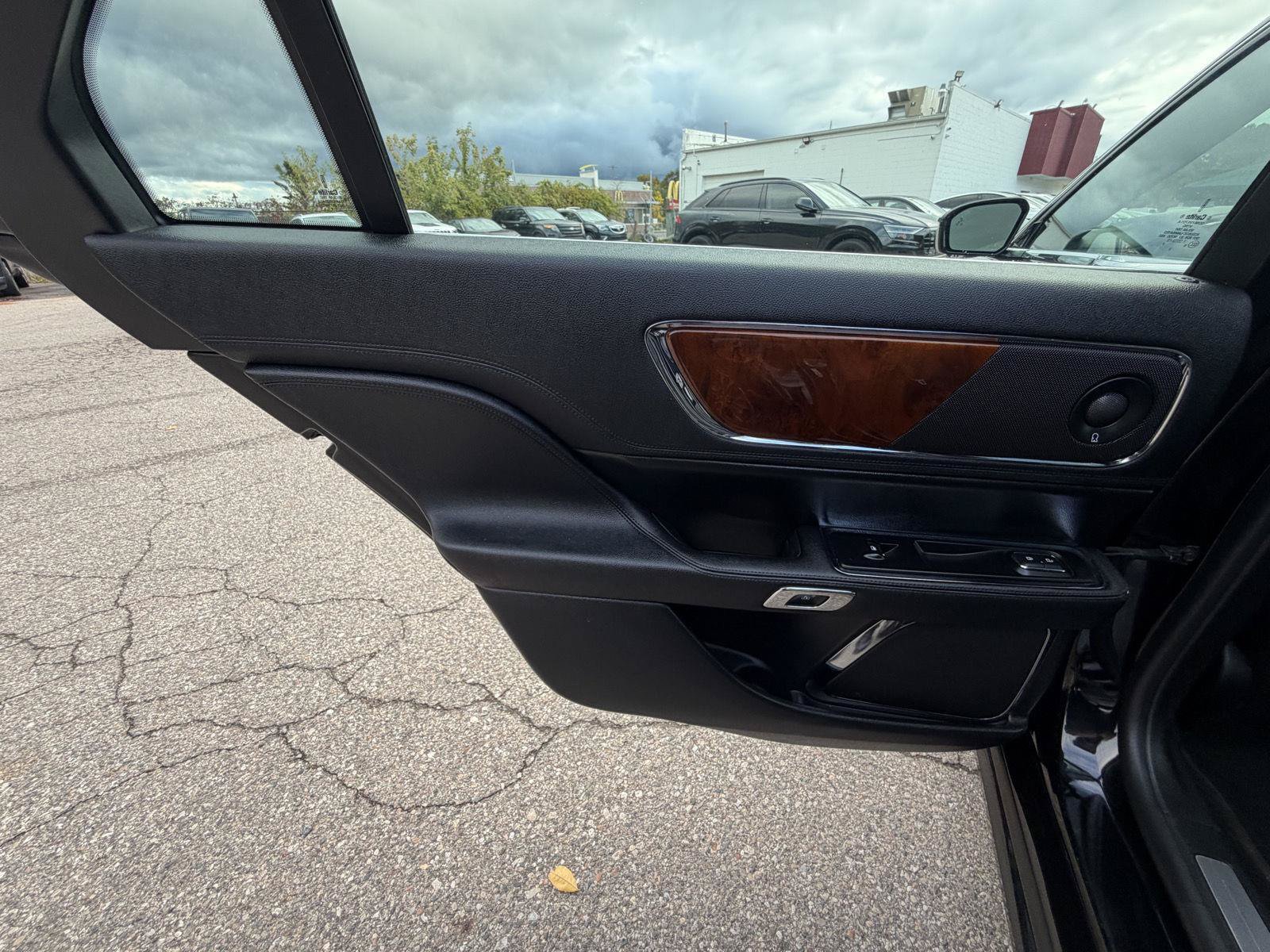Used 2019 Lincoln Continental Reserve AWD/4WD image 22