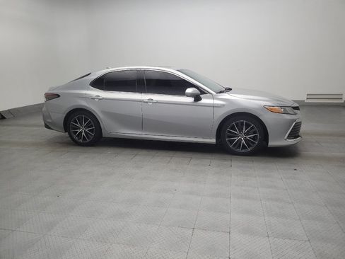 Used 2021 Toyota Camry XLE w/ Navigation Upgrade Package FWD image 11