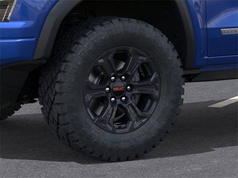 New 2025 GMC Canyon Elevation w/ Convenience Package image 9