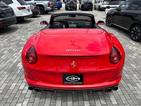 Used 2015 Ferrari California T RWD image 17