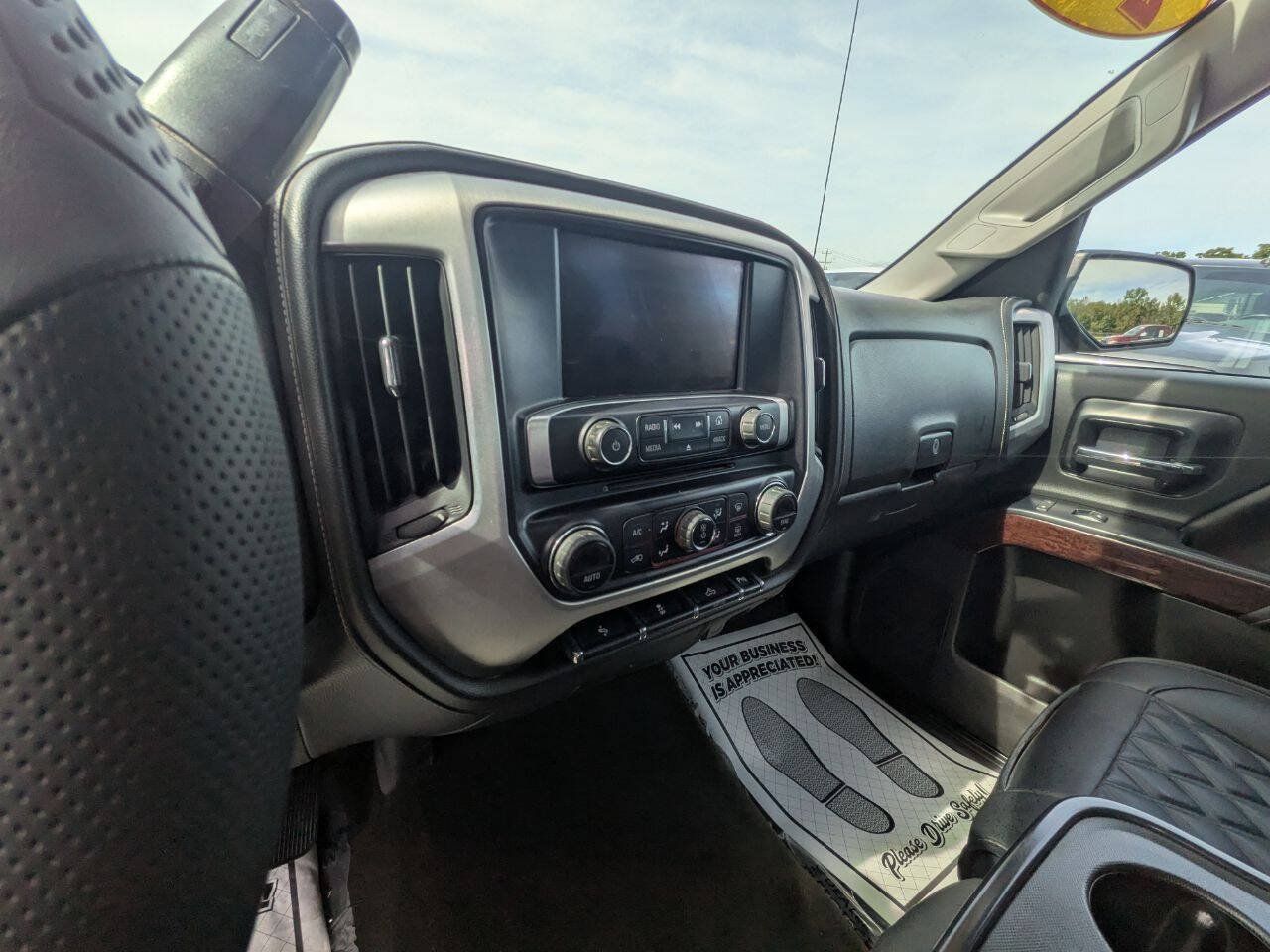Used 2015 GMC Sierra 2500 SLE w/ SLE Preferred Package AWD/4WD image 15