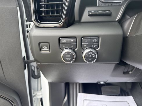 Used 2024 GMC Sierra 2500 AT4 w/ AT4 Premium Plus Package AWD/4WD image 26