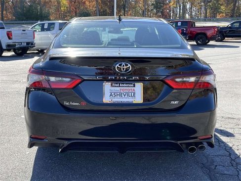 Used 2023 Toyota Camry SE image 4