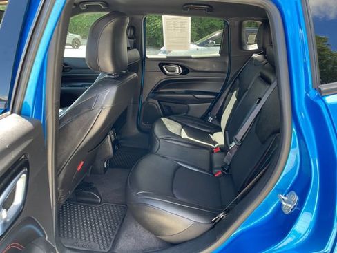 Used 2025 Jeep Compass Trailhawk AWD/4WD image 20