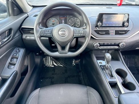 Used 2024 Nissan Altima 2.5 S FWD image 14