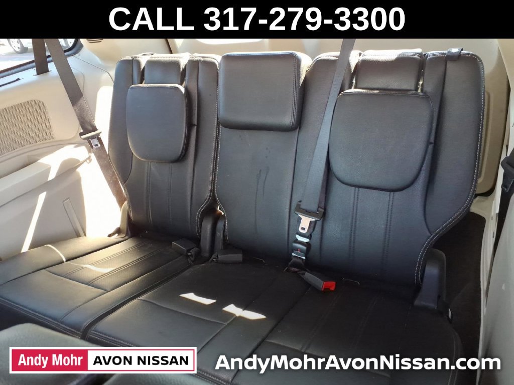 Used 2016 Chrysler Town & Country Touring-L FWD image 36