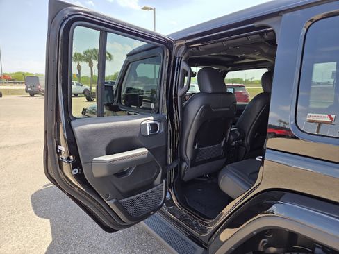 New 2026 Jeep Wrangler Unlimited Sahara AWD/4WD image 14