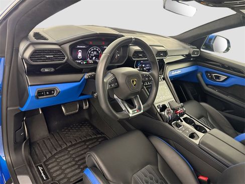 Used 2024 Lamborghini Urus S image 9