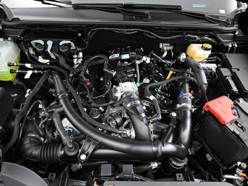 New 2025 Ford Ranger XLT w/ FX4 Off-Road Package image 12