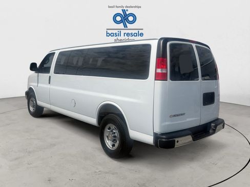 Used 2025 Chevrolet Express 3500 LT w/ LT Preferred Equipment Group RWD image 4