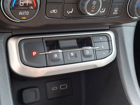 Used 2023 GMC Acadia SLE w/ Driver Convenience Package AWD/4WD image 17