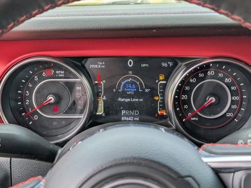 Used 2021 Jeep Wrangler Unlimited Rubicon AWD/4WD image 21