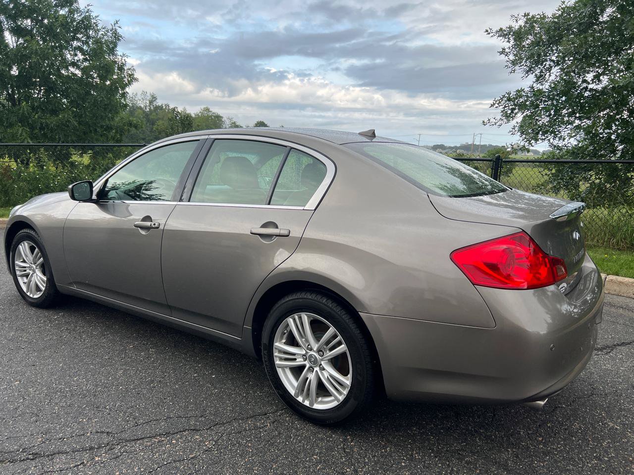 Used 2013 INFINITI G37 x Sedan w/ Premium Pkg AWD/4WD image 5