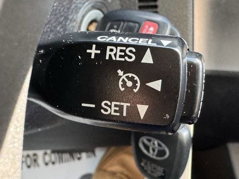 Used 2016 Toyota Tacoma SR5 w/ SR5 Appearance Package (SN) image 38