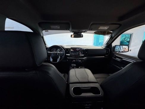 Used 2025 GMC Sierra 1500 SLT w/ SLT Premium Plus Package image 29