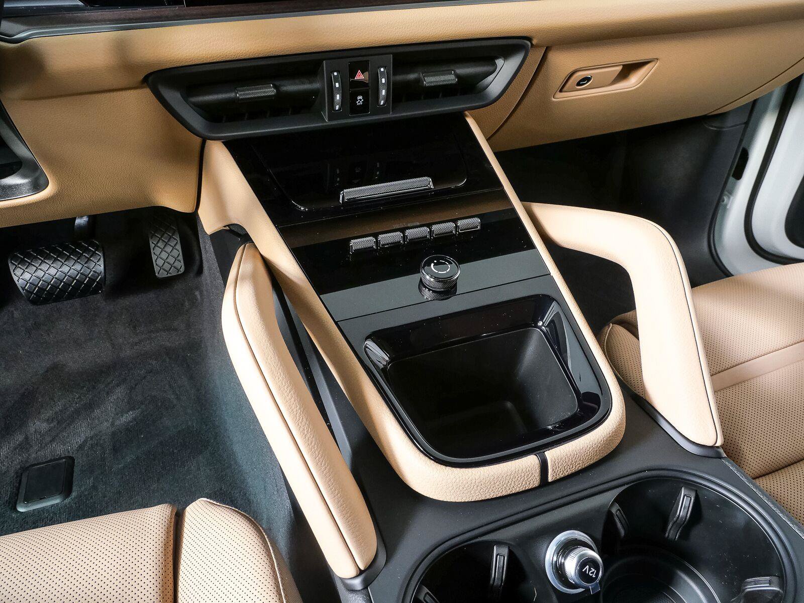 New 2026 Porsche Cayenne Coupe AWD/4WD image 18
