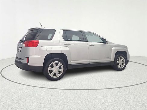 Used 2017 GMC Terrain SLE image 8