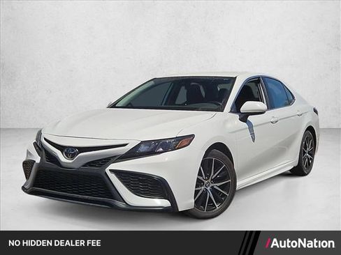 Certified 2024 Toyota Camry SE FWD image 1