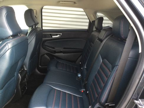 Used 2024 Ford Edge SEL w/ Sport Appearance Package AWD/4WD image 6