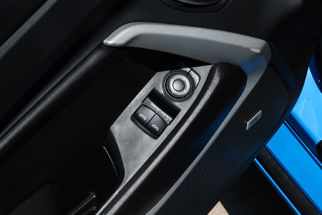 Used 2023 Chevrolet Camaro LT w/ Technology Package RWD image 40