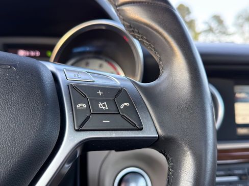 Used 2015 Mercedes-Benz SLK 250 image 17