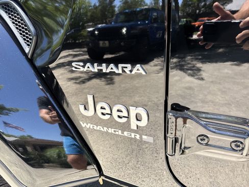 Used 2024 Jeep Wrangler Unlimited Sahara AWD/4WD image 11