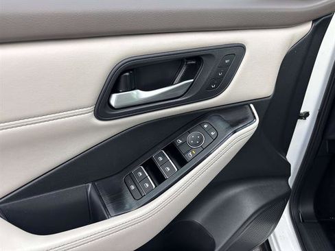 Certified 2023 Nissan Rogue SL image 19