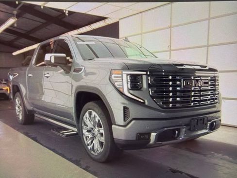 Used 2023 GMC Sierra 1500 Denali w/ Denali Reserve Package AWD/4WD image 1