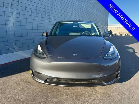 Used 2022 Tesla Model Y Performance AWD/4WD image 3