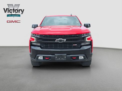 Used 2022 Chevrolet Silverado 1500 LT Trail Boss w/ Safety Package AWD/4WD image 2