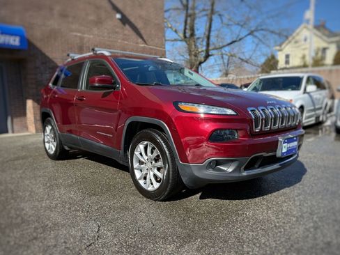 Used 2018 Jeep Cherokee Limited image 3