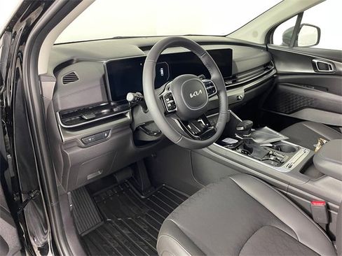 New 2026 Kia Carnival SX image 3