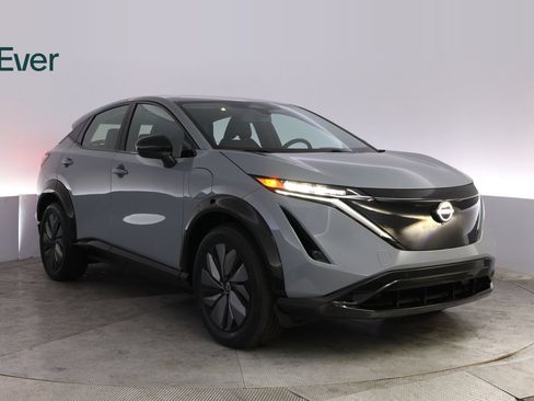Used 2024 Nissan Ariya AWD image 13