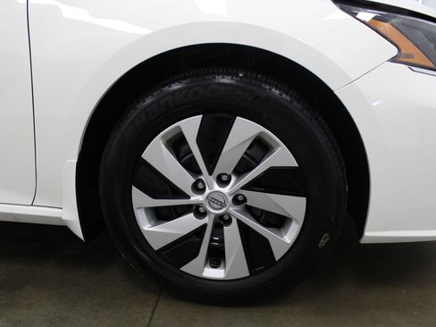 Used 2025 Nissan Altima 2.5 S FWD image 5