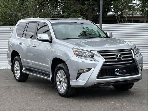 Used 2016 Lexus GX 460 w/ Premium Package AWD/4WD image 8