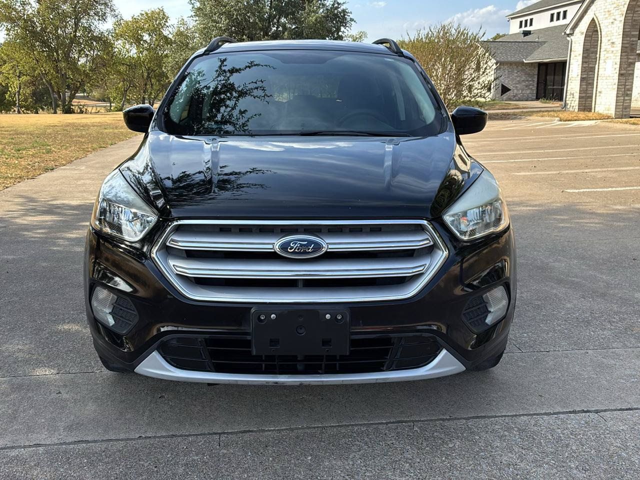 Used 2018 Ford Escape SE w/ SE Sync 3 Package FWD image 2