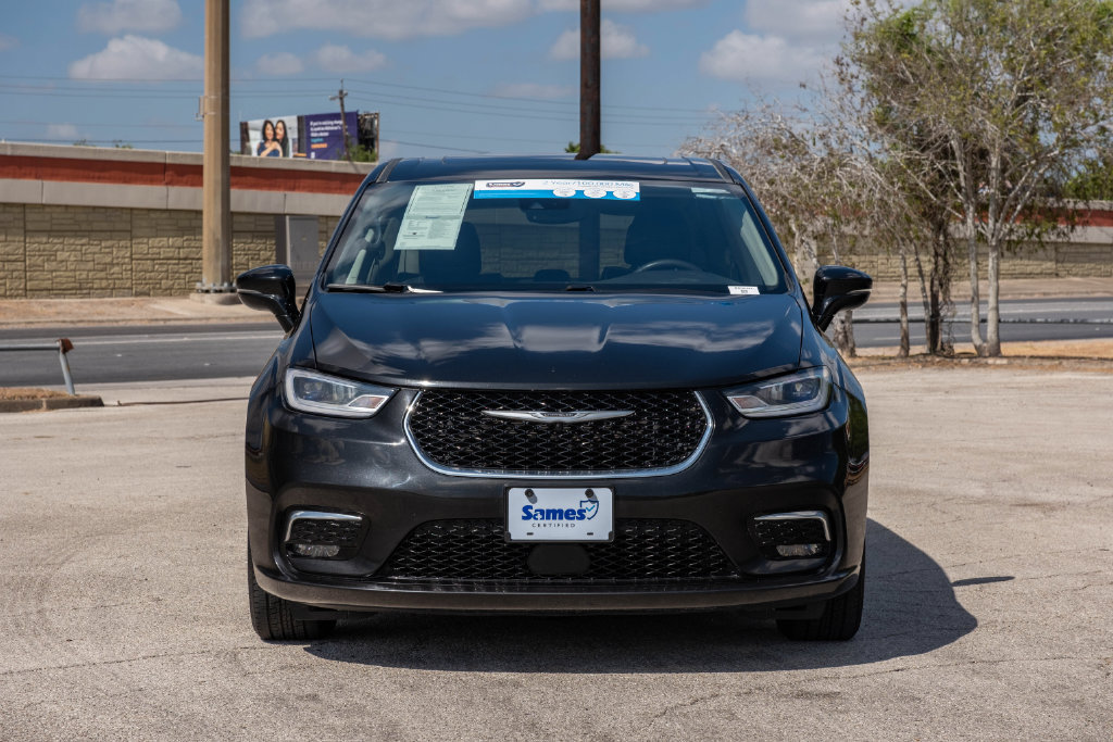 Used 2024 Chrysler Pacifica Limited FWD image 3