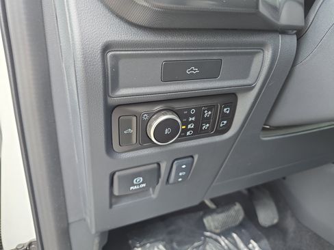 New 2026 Ford F150 Platinum w/ Equipment Group 702A High AWD/4WD image 17
